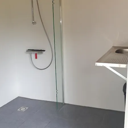 Prázdninový areál Pipowagen Bed Bij Bos *