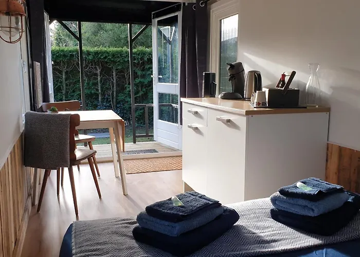 Parque de vacaciones Pipowagen Bed Bij Bos *