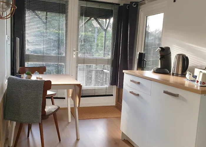 Pipowagen Bed Bij Bos פארק נופש פוטן