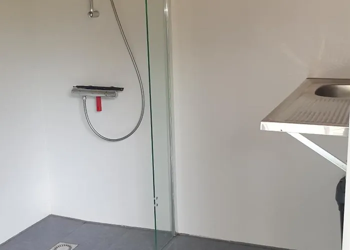 פארק נופש Pipowagen Bed Bij Bos *